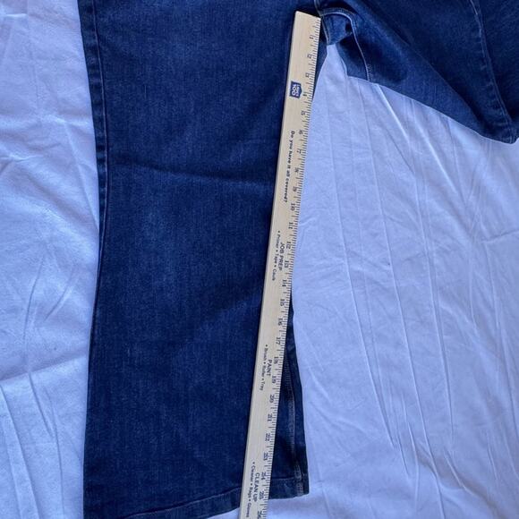 Lands' End Blue Bootcut Leg Jeans Classic Fit 5 Pocket Dark Wash midrise petite - Picture 11 of 11